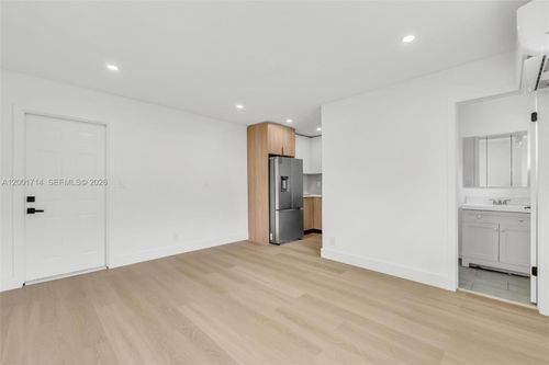 3-1611 Ne 50th Ct, Fort Lauderdale, FL, 33334-5707 | Card Image