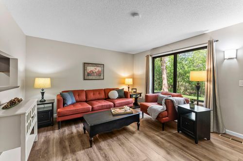 5962 Fernwood St, Shoreview, MN, 55126-8460 | Card Image