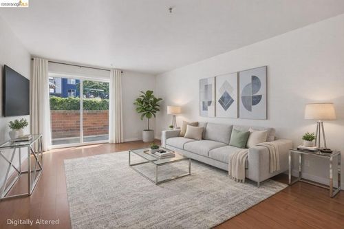 apt-4120-6400 Christie Ave, Emeryville, CA, 94608-1039 | Card Image