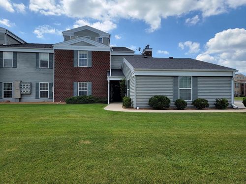 b-N16W26571 Tall Reeds Lane, Pewaukee, WI, 53072 | Card Image