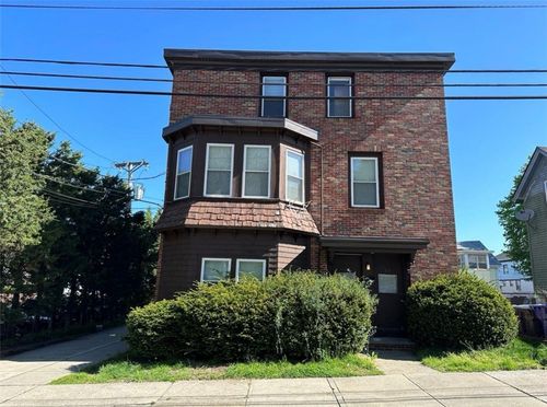 303 Lafayette St, Pawtucket, RI, 02860-6015 | Card Image