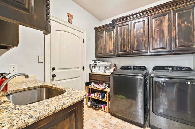 6711 Mosswood Dr, House other with 5 bedrooms, 3 bathrooms and 3 parking in Midland TX | Image 25