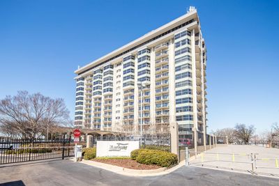 1104B - 655 Riverside Dr, Condo with 1 bedrooms, 1 bathrooms and null parking in Memphis TN | Image 1