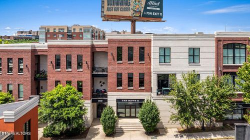 303-353 Ogden St, Knoxville, TN, 37917-7572 | Card Image