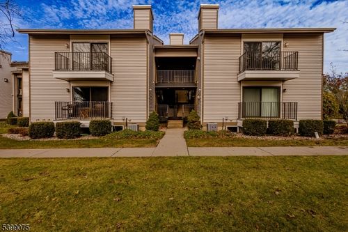 17-17 Sam Bonnell Dr, Clinton, NJ, 08809-1101 | Card Image