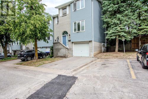 37 Harmony Cir, Bradford, ON, L3Z2T9 | Card Image