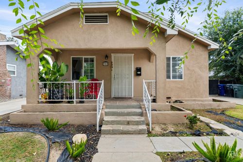 302 Eye St, Bakersfield, CA, 93304 | Card Image