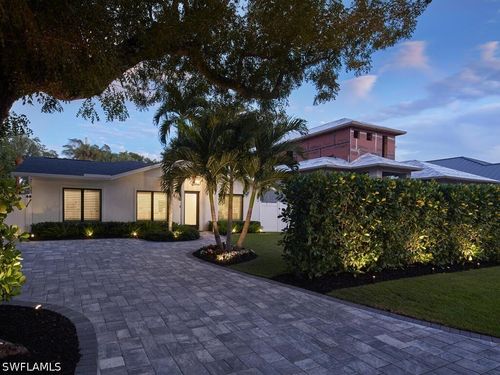 1080 13th St N, NAPLES, FL, 34102-5439 | Card Image