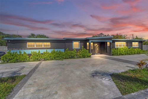 3325 Sw 59th Ter, West Park, FL, 33023-5220 | Card Image