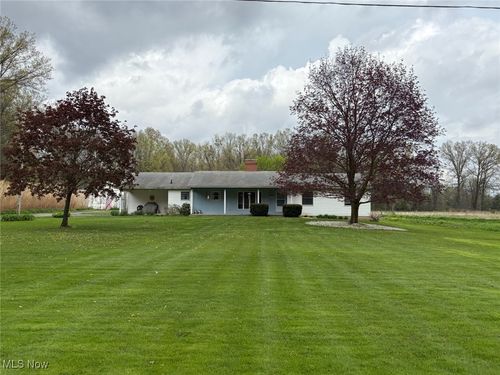 17900 Western Reserve Rd, North Benton, OH, 44449-9640 | Card Image
