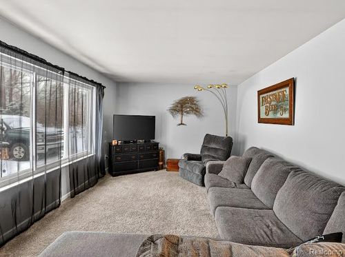 2401 E Farrand Rd, Clio, MI, 48420-9173 | Card Image