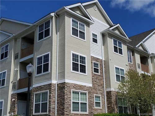 934 Tower Ridge Cir, Middletown, NY, 10941-2611 | Card Image
