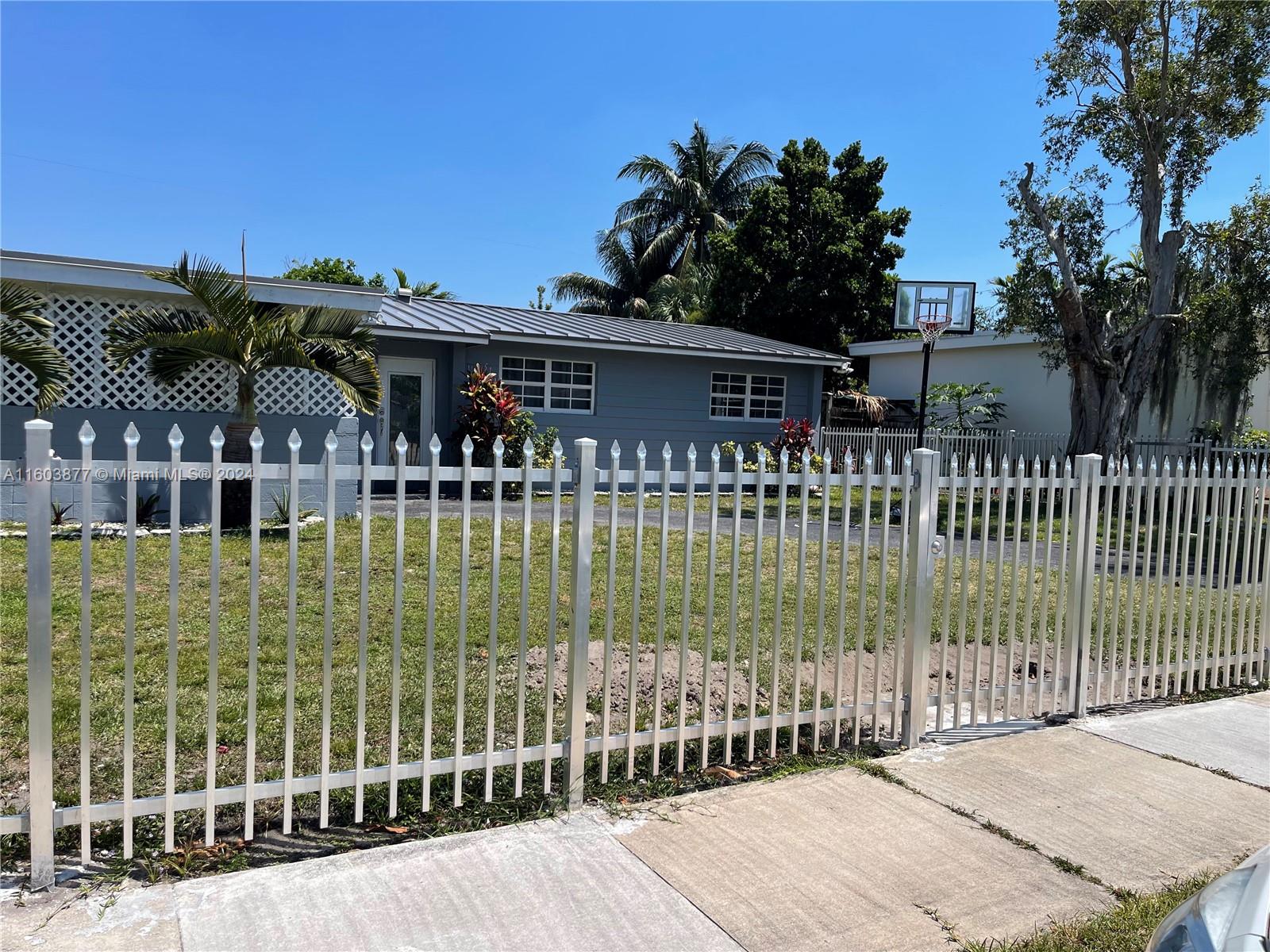 1st Ave, Miami, FL 33179
