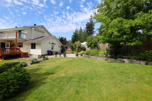 6318 Picadilly Pl, Sechelt, BC, V7Z0N9 | Card Image