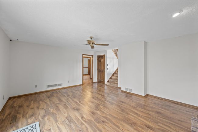 Vinyl plank floors throughout | Image 29