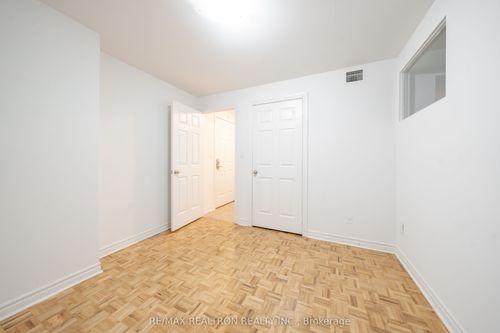 110-1407 Dupont St, Toronto, ON, M6H4J7 | Card Image