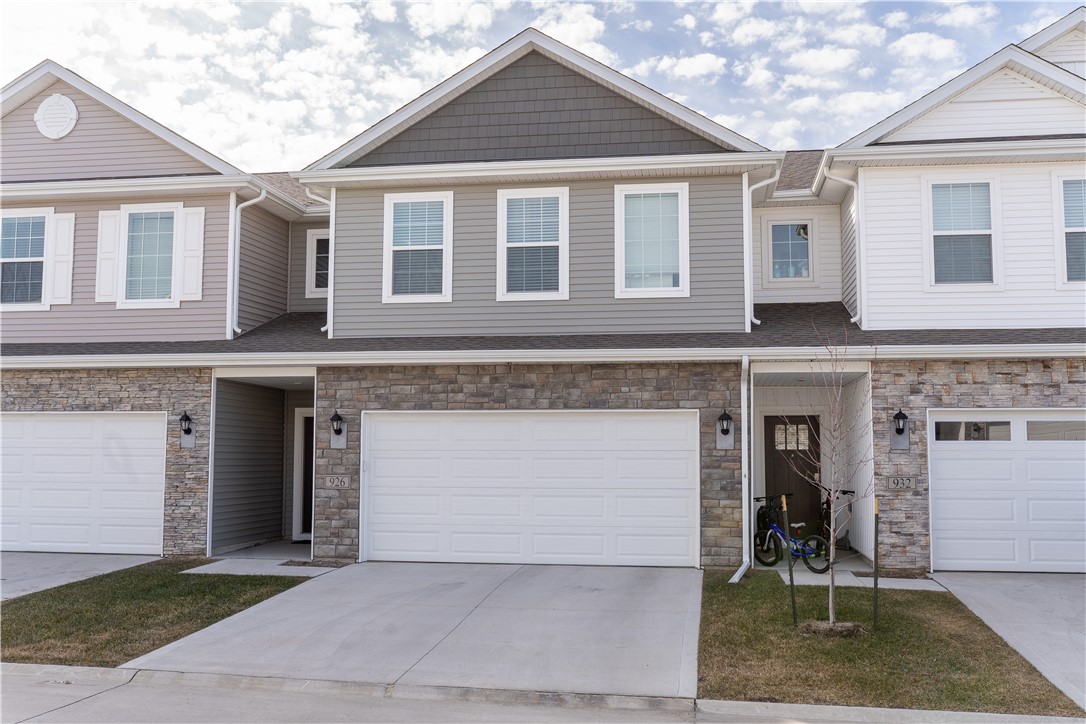 Maywood Ln, Waukee, IA 50263