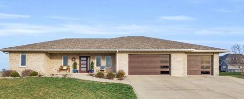 725 N Maple St, Paxton, IL, 60957-1031 | Card Image