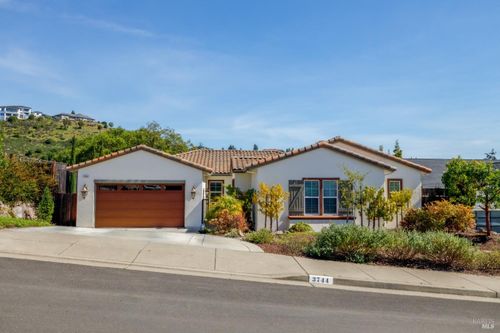 3744 Crown Hill Dr, Santa Rosa, CA, 95404 | Card Image