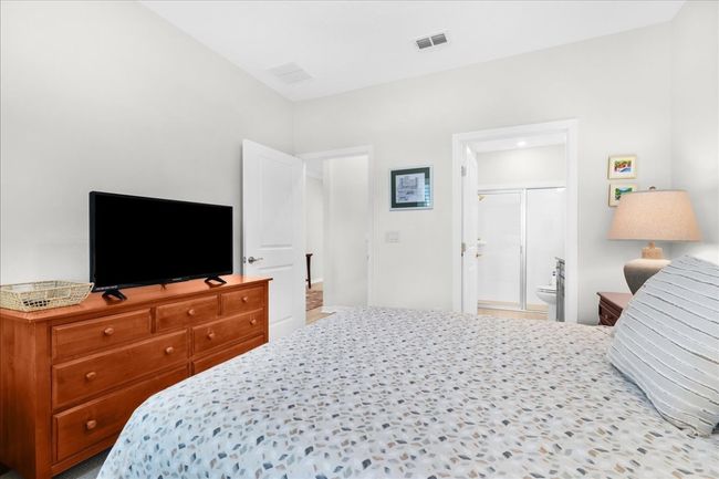 Guest Bedroom | Image 13