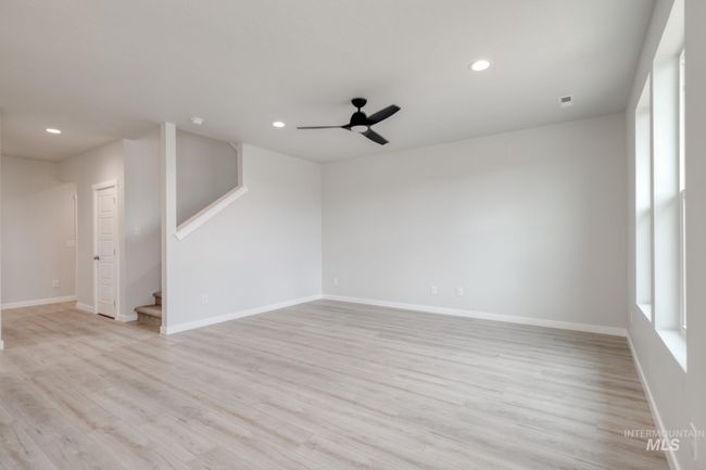 687 N Aleppo Way, House other with 3 bedrooms, 3 bathrooms and 2 parking in Meridian ID | Image 9