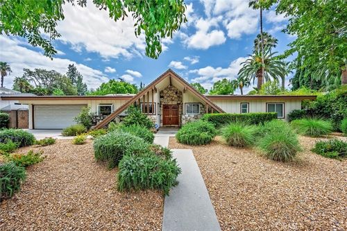 22430 Collins Street, Woodland Hills, CA, 91367 | Card Image