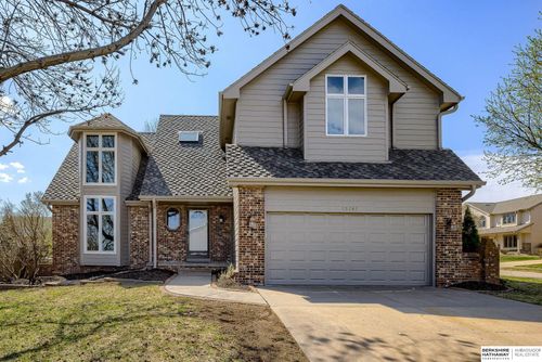 15747 Charles St, Omaha, NE, 68118-2333 | Card Image