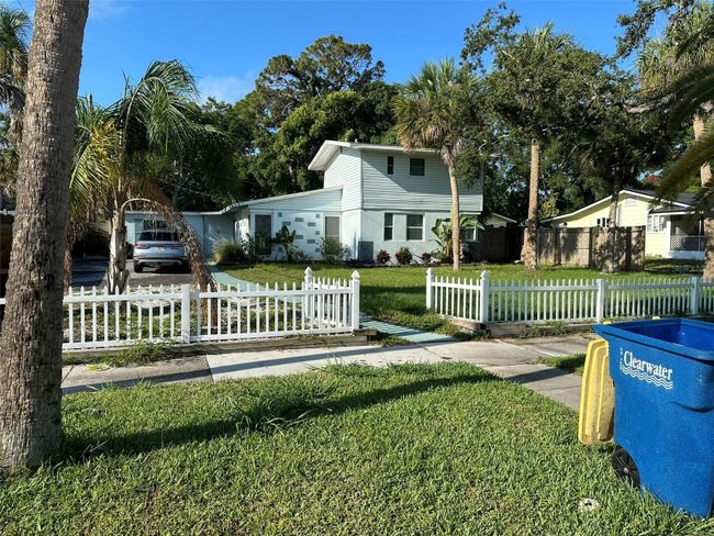 415 Venetian Drive, House other with 3 bedrooms, 3 bathrooms and null parking in Clearwater FL | Image 1