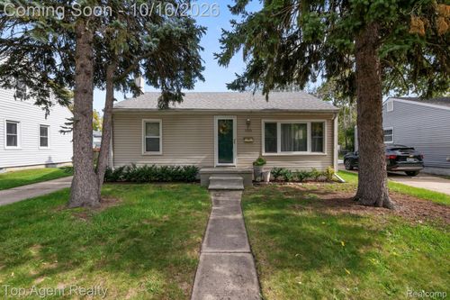 2924 Paxton St, Ferndale, MI, 48220-1068 | Card Image