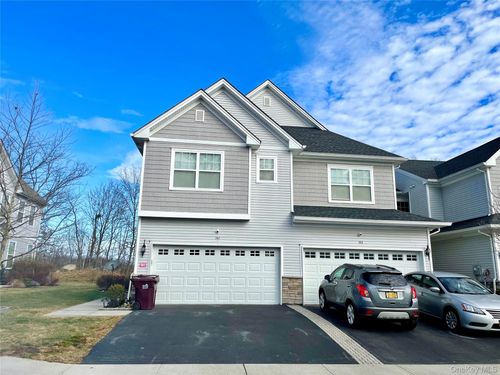 141 Meadow View Dr, Middletown, NY, 10940-3359 | Card Image