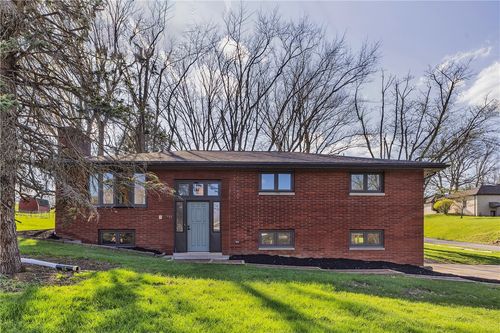 395 Crescent Dr, Washington, PA, 15301-1317 | Card Image