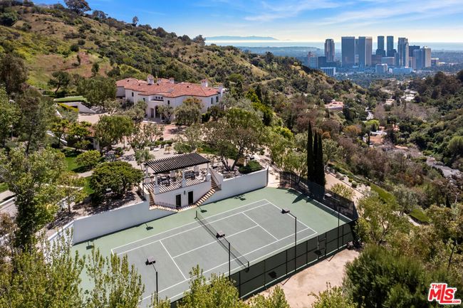9904 Kip Dr, House other with 10 bedrooms, 22 bathrooms and null parking in Beverly Hills CA | Image 27