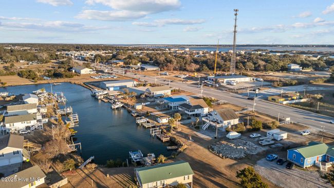 407 Cedar Point Blvd, House other with 3 bedrooms, 3 bathrooms and null parking in Cedar Point NC | Image 37