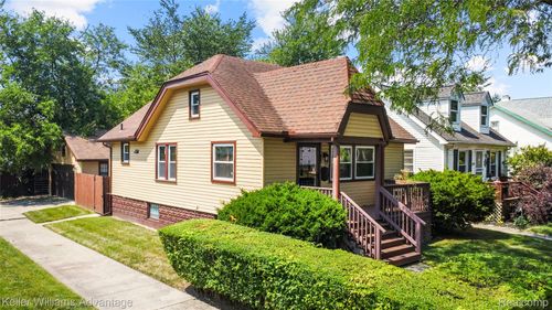 1449 Wayburn St, Grosse Pointe Park, MI, 48230-1066 | Card Image