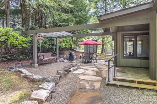 22 Dalonigei Ct, Brevard, NC, 28712-9482 | Card Image