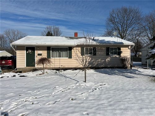 511 Glenwood Dr, Painesville, OH, 44077-2821 | Card Image