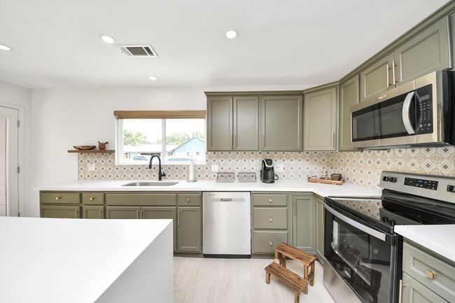 Kitchen | Image 30