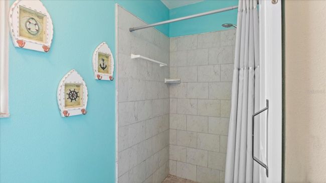Tiled Shower | Image 24