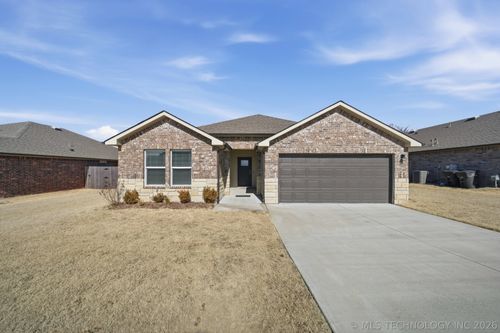 3306 Rushmore Circle, Bartlesville, OK, 74006 | Card Image