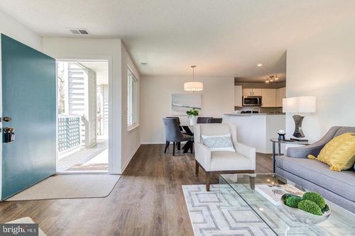 11707 Summerchase Cir, RESTON, VA, 20194-1129 | Card Image