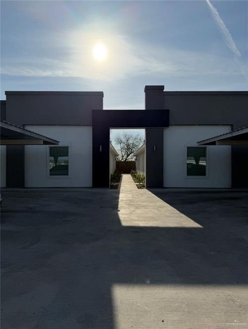 3-12706 N 33rd Ln, Edinburg, TX, 78541-6553 | Card Image