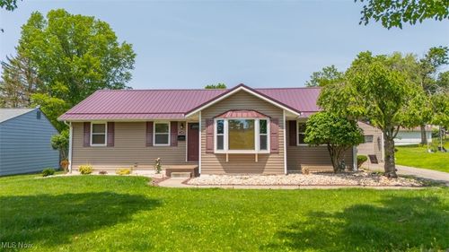 103 Park Dr, Saint Clairsville, OH, 43950-1307 | Card Image