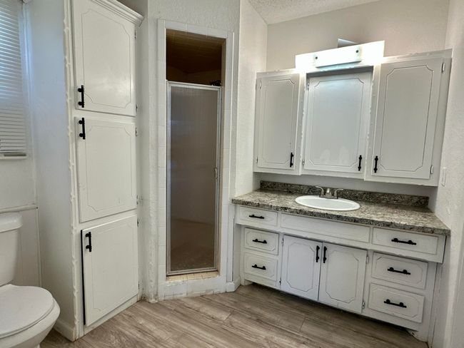 650 S 22 Nd St, Home with 6 bedrooms, 6 bathrooms and null parking in Slaton TX | Image 6