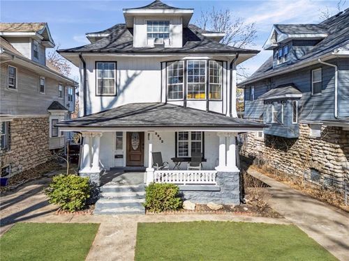 2922 E 29th St, Kansas City, MO, 64128-1166 | Card Image