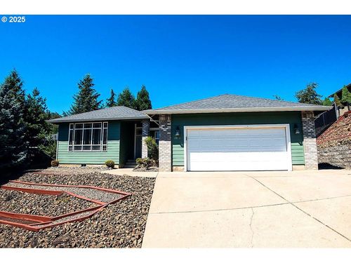 2380 Glenmar Dr, Roseburg, OR, 97471-6165 | Card Image