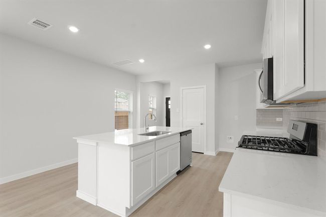 110 Alset Cir, House other with 4 bedrooms, 3 bathrooms and 2 parking in Magnolia TX | Image 12