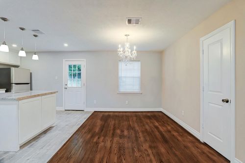 6634 Granite St, Houston, TX, 77092-5712 | Card Image