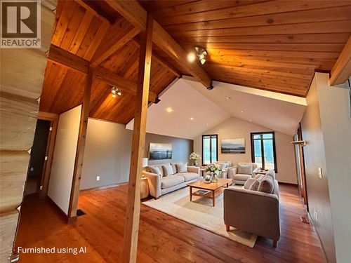 9209 Wallis Ave, Invermere, BC, V0A1K5 | Card Image