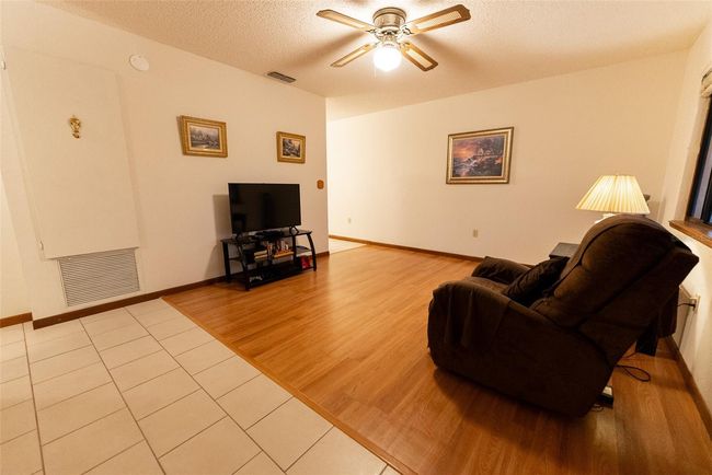 10498 Sw 99 Th Ave, House other with 2 bedrooms, 1 bathrooms and null parking in OCALA FL | Image 4