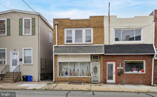 151 E Baltimore Ave, Clifton Hts, PA, 19018-1604 | Card Image